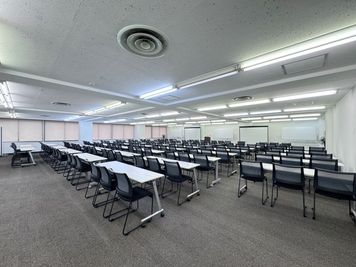 【大人数での講演会や表彰式などのイベントにピッタリです】 - TIME SHARING新宿 TIME SHARING新宿7Aの室内の写真