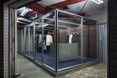 実際のレンタル時は洋服は撤去しています。 - cascase/カスケース 斬新デザインが魅力！上目黒の注目レンタルスペースでイベント開催の室内の写真