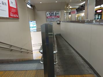 西武新宿線
右スロープ/または←階段を降りて下さい - 健康ひろばのその他の写真