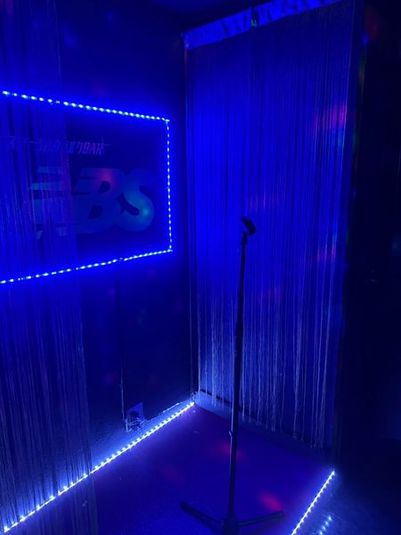 スポーツ&カラオケBAR NBS スポーツ&カラオケBARの室内の写真
