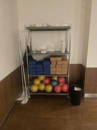 ヨガブロック、ギムニクボールを完備 - ゴールドジム東陽町スーパーセンター ヨガスタジオの設備の写真