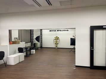 ゴールドジム東陽町スーパーセンター 撮影スタジオの室内の写真