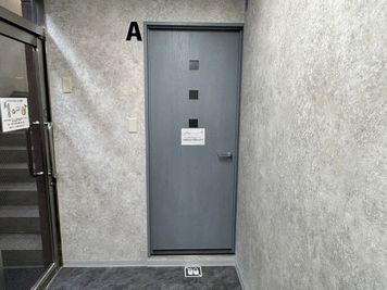 Aスタジオ入口 - Hina STUDIO(ヒナスタジオ)【新宿西口アネックス】 Hina STUDIO（新宿西口アネックス）【Aスタジオ】の入口の写真