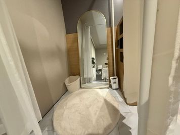 お洒落な備品が揃っています。 - minoriba_丹波口駅店 レンタルサロンの設備の写真