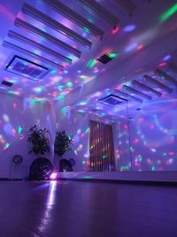 ミラーボールライト追加しました - レンタルスタジオ　フェイバリット ダンスや楽器も出来るレンタルスタジオ　フェイバリットの設備の写真