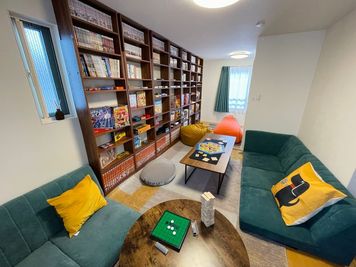 1日予約がお得🍕北千住7分🍍3階はボードゲームやマダミス、2階はプロジェクターや人気ゲームで遊ぶ🎮子連れママ会やデートも - 北千住ボードゲームハウス「ピザパイン」