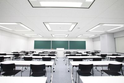 つどい room A|JR新宿駅直結&西口徒歩2分|定員44名 ゆったり広々した落ち着いたスペースです - meeting base つどい 新宿