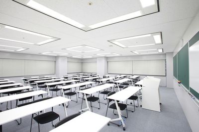 つどい room B|JR新宿駅直結&西口徒歩2分|定員50名 ゆったり広々した落ち着いたスペースです - meeting base つどい 新宿