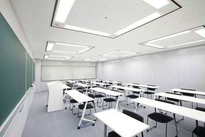 つどい room C|JR新宿駅直結&西口徒歩2分|定員30名 - meeting base つどい 新宿
