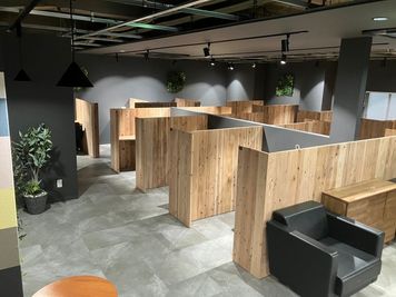 広島市の中心部にあるモダンでシックなシェアオフィス - バルコムシェアオフィス
