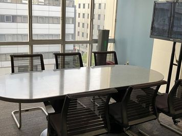 広島市の中心部を望む会議室 - バルコムシェアオフィス