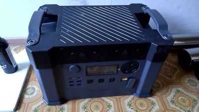 テントサウナは電気で動きます。一人用のサウナが約２回他の占めるバッテリーをご利用ください。持ち込みも可能です。 - みどう貸切キャンプ場の設備の写真