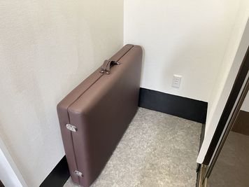 マッサージベッドも完備。 - MIYAZAKI GYM錦糸町店 MIYAZAKI GYM錦糸町店【ルームB】の設備の写真