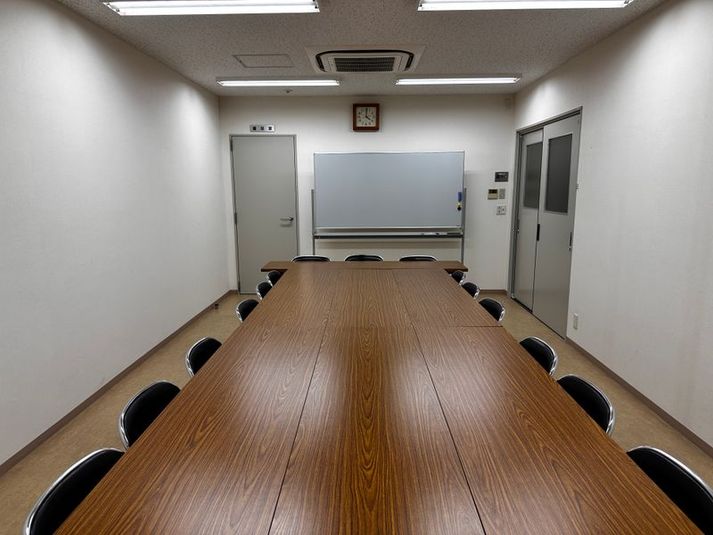 集会室屋内アングル➀ - OPH守口長池町 集会所 OPH守口長池町　集会所の室内の写真