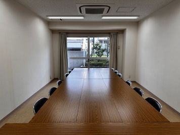 集会室屋内アングル➁ - OPH守口長池町 集会所 OPH守口長池町　集会所の室内の写真