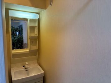 シャンプードレッサー - 水天宮シアタールーム 水天宮2分85インチ液晶🚿シャワー🎬映画鑑賞🏠24Hデートの室内の写真