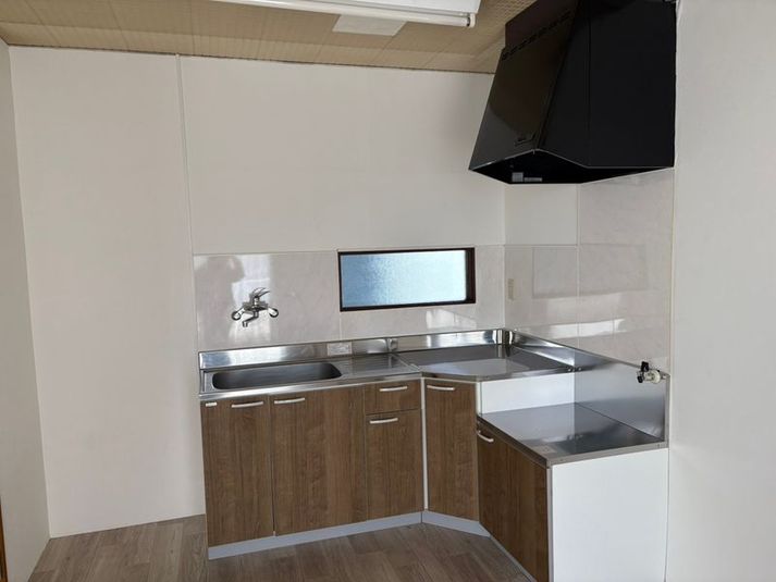 岐阜市　約20畳の広々スペース＆キッチン付きレンタルスペース - エムズコーポレーションビル３F