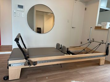 アニュピラティススタジオ 心斎橋貸スタジオ-アニュピラティス-の室内の写真