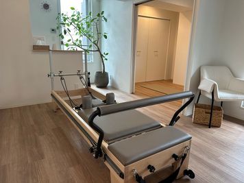 ジュノリフォーマー - アニュピラティススタジオの設備の写真