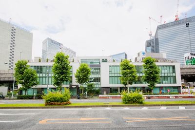 白を基調としたガラス張りのオフィスです。 - アスパ日本橋オフィス 【アスパ日本橋オフィス】206号室の外観の写真