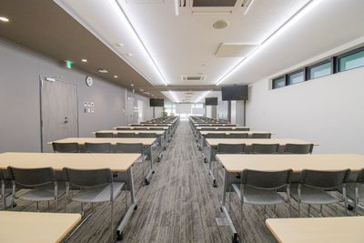 【博多駅2分！定員102名】プロジェクター・WiFi・マイク！ふれあい貸し会議室Premium トヨタレンタリース博多駅前A+B - ふれあい貸し会議室 博多トヨタレンタリース