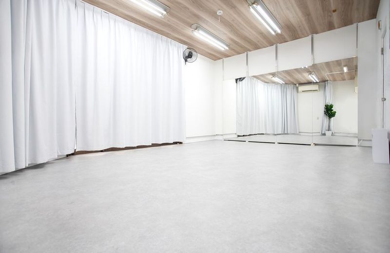 ●スタジオ友（ゆう）　御徒町・湯島店 - ダンススタジオ　友（ゆう）　湯島店