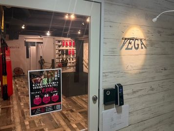 vega kickbox堺筋本町 キックボクシング、ヨガスペースの入口の写真