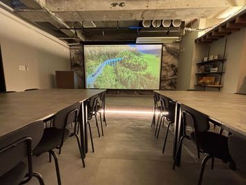727_SpemoLOUNGE新橋の室内の写真
