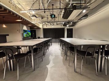727_SpemoLOUNGE新橋の室内の写真