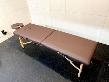 ・マッサージベット - WHITEGYM新宿2号店 WHITEGYM新宿2号店/レンタルジムの室内の写真