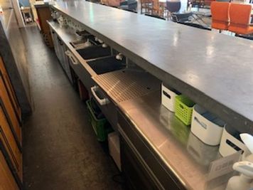 ホステルイルファーロ久留米 🎉オシャレなカフェ空間のレンタルスペースの室内の写真