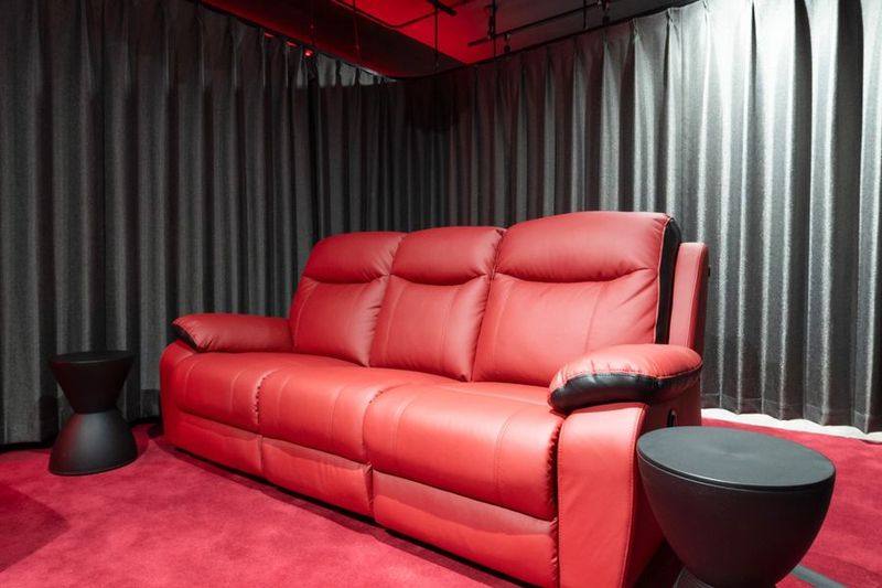 Aivicシネマルーム池袋東口 - Aivicシネマルーム池袋東口