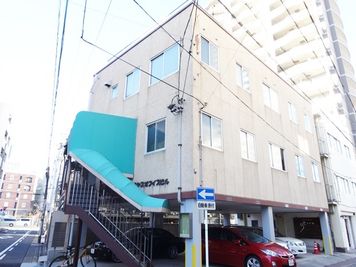 名古屋会議室 Azu salon千種駅前店 貸教室（3階）の外観の写真