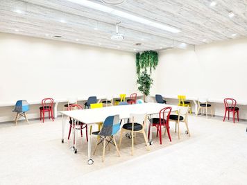 【神戸駅徒歩３分】⭐️スタッフ常駐で安心⭐️レイアウト自由で会議やセミナー等様々な用途に最適！🧑🏻‍💻無料Wi−Fiあり◎ - いいオフィス神戸byKT-joy