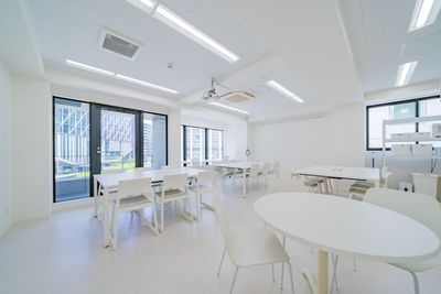 チェアはすべてデザイナーズ - SPOT渋谷六本木通りSIRO 築浅！渋谷駅近接デザイナーズスペース（2025年1月オープン）の室内の写真
