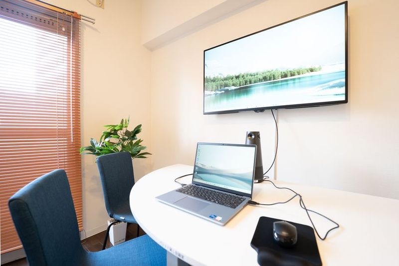 パレット貸し会議室　半円机　会議用３６０度カメラ - パレット貸し会議室名古屋店