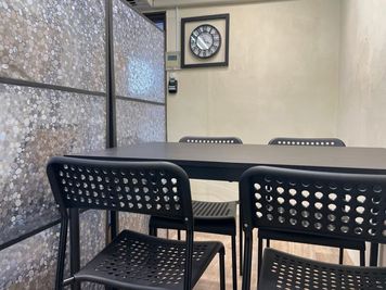 スペース内 - UraraStudio千葉【京成大久保店】 エントランススペースの室内の写真