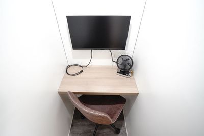 <Aivicワークブース西新宿No.1>西新宿駅3分🚃1人用完全個室🚪光回線Wi-Fi📶モニター🖥電源🔌テレワーク - 【Aivicワークブース西新宿】