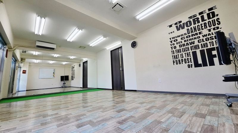 室内 - スタジオlecst 稽古場の室内の写真