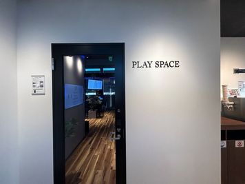 【3F：PLAY SPACE入口】暗証番号で解錠出来ます。 - SHARE BLUE一宮 【PLAY SPACE】お部屋貸し切りの入口の写真