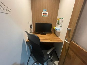【品川駅から徒歩1分】モニター・フリードリンク付き1名個室（ブース1）7階※予約時間前は入室不可 - いいオフィス品川
