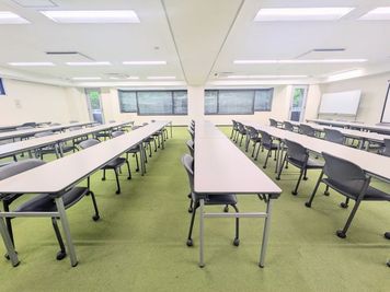 仙台松井ビル 7階会議室の室内の写真