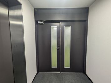 仙台松井ビル 7階会議室の室内の写真