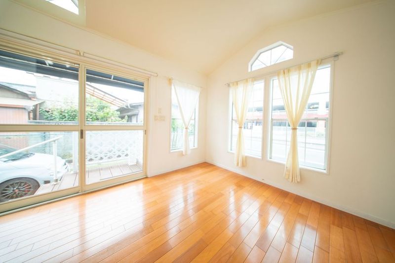 自然光あふれるアメリカンスタイルなトレーラーハウス - 滝川トレーラーハウススタジオ