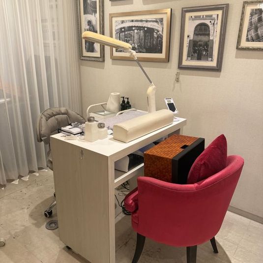 UVライト・集塵機・テーブルスポットライト付ネイルサロン - MPCビル