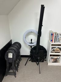 LEDライトあります。
スクリーンあります。 - 本町・多目的スペースの室内の写真