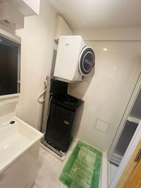 洗濯機乾燥機完備しております、シャワールームもあります - 馬込ガーデンヒルアネックス キッチン付き北欧風オフィス風ハウススタジオの室内の写真