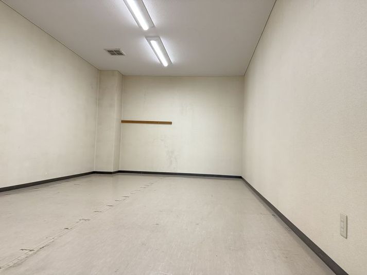 ミラー付きダンススタジオ - セントラルビル401ダンスホール