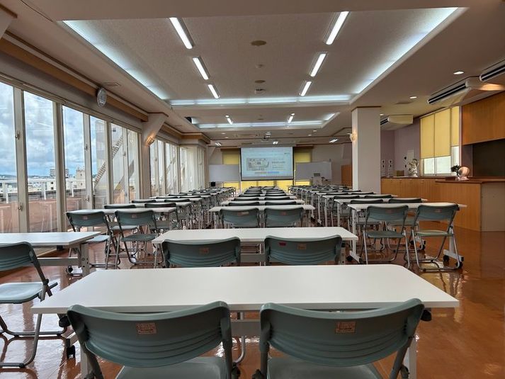 東町別館701会議室[定員84+予備椅子] - みんなの貸会議室　那覇東町店別館
