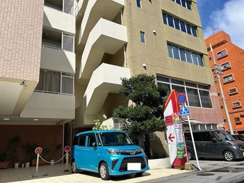 みんなの貸会議室　那覇東町店別館 東町別館701会議室[定員84+予備椅子]の外観の写真